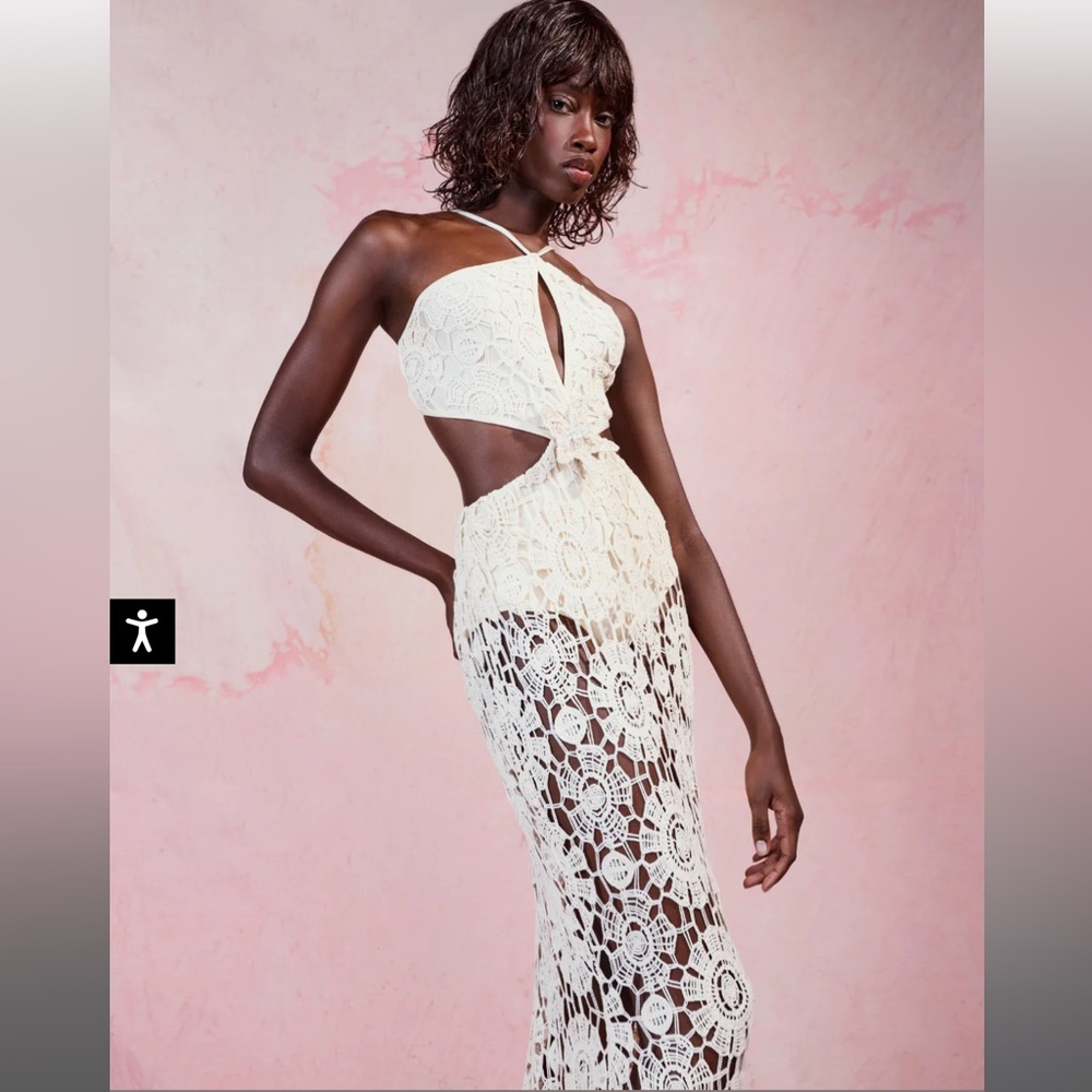 EMBROIDERED CROCHET HAITERNECK DRESS